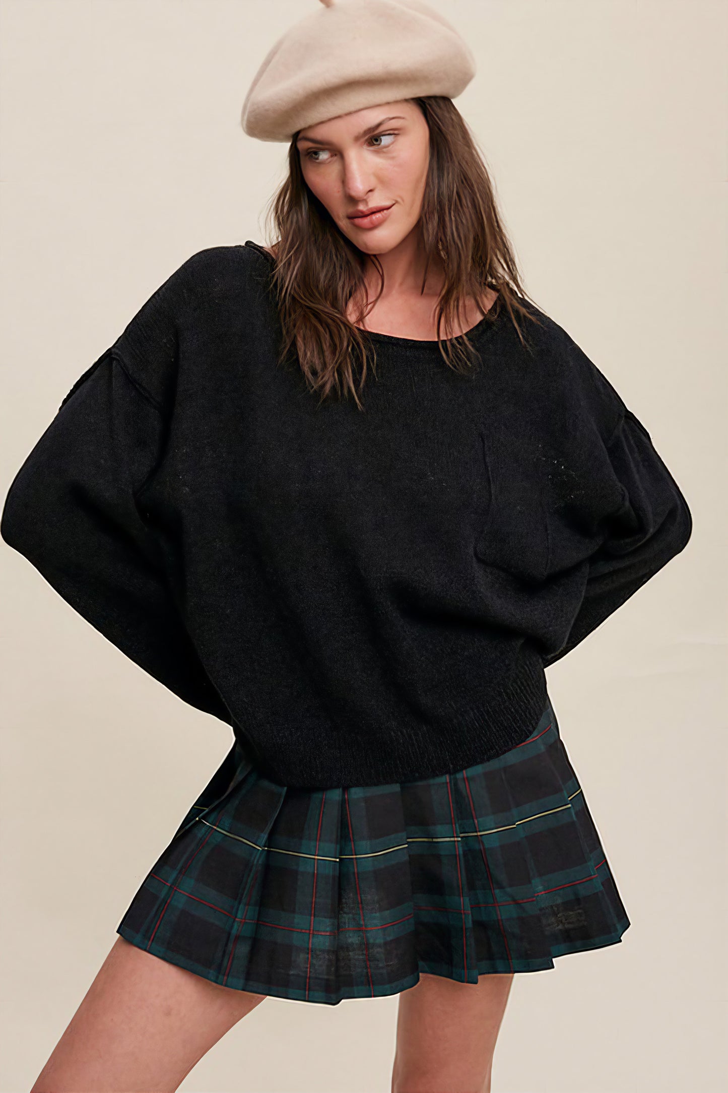 Light Weight Wide Neck Croped Knit Sweater