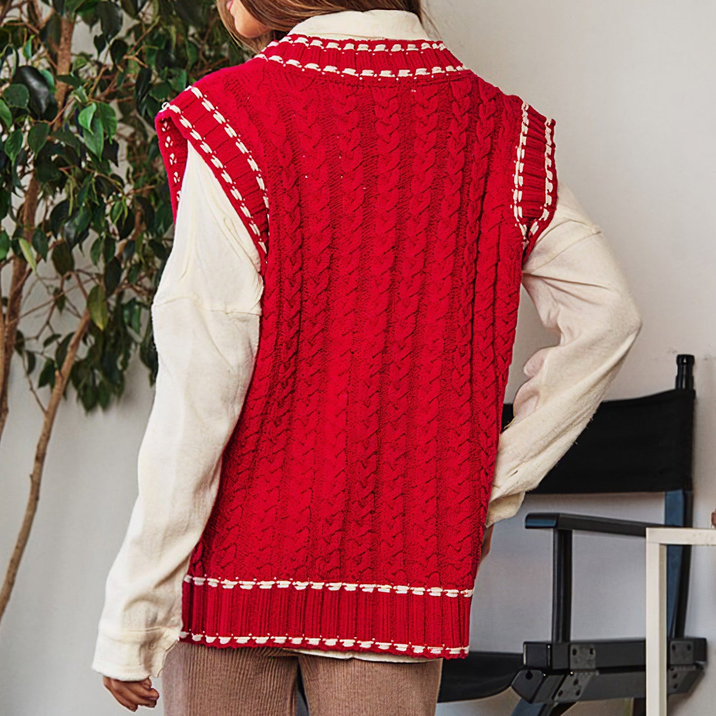 Contrast Stitching Sweater Vest